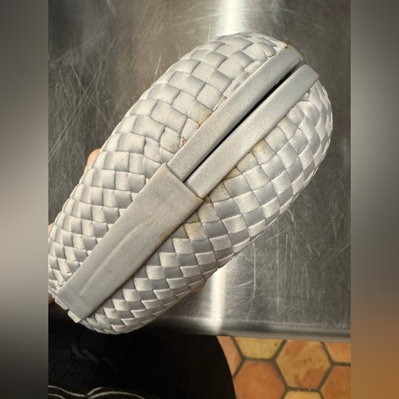 Grey satin cross weave pill box egg shaped purse vintage with tags never used - Picture 3 of 8